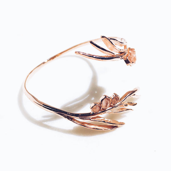 Raw Rose Quartz Tropical Twist Bangle in Rose Gold - Crystal Of A Kind