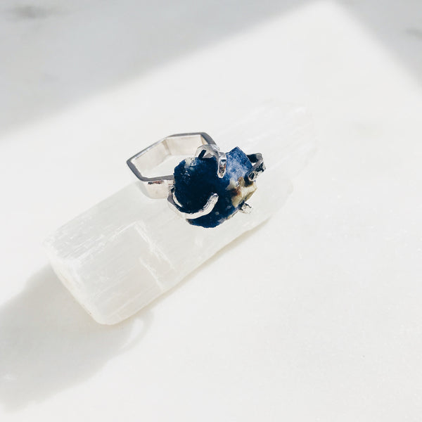 Raw Sapphire Power Ring in Silver - Crystal Of A Kind