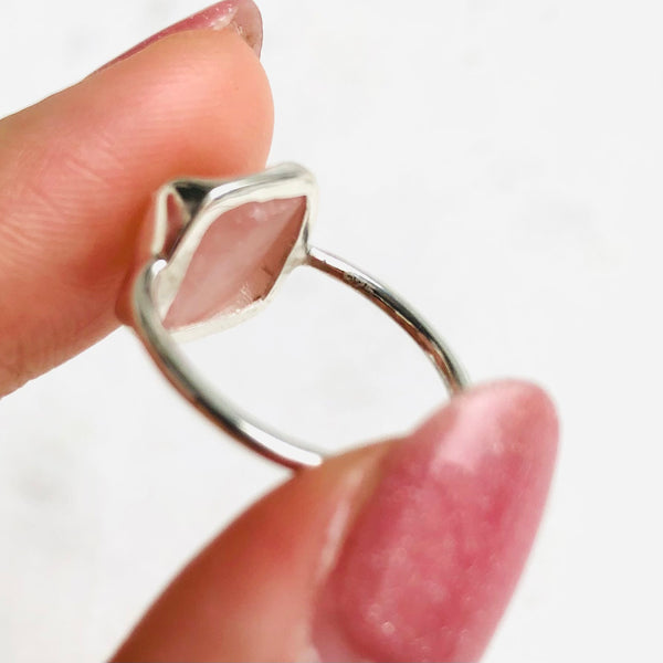 Fine Raw Rose Quartz Gemstone Ring in 925 Sterling Silver
