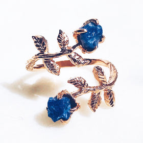 Raw Sapphire Twisted Leaves Ring in Rose Gold - Crystal Of A Kind