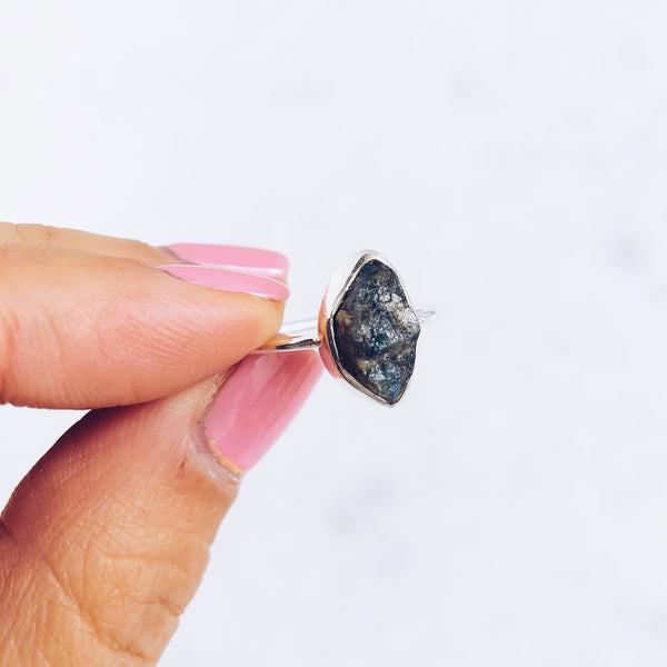 Raw Labradorite Gemstone Ring in 925 Sterling Silver - Crystal Of A Kind