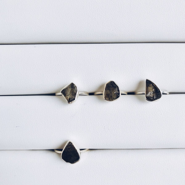 Raw Labradorite Gemstone Ring in 925 Sterling Silver - Crystal Of A Kind